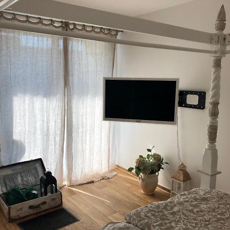 Poetic Apartment Микулов Екстериор снимка