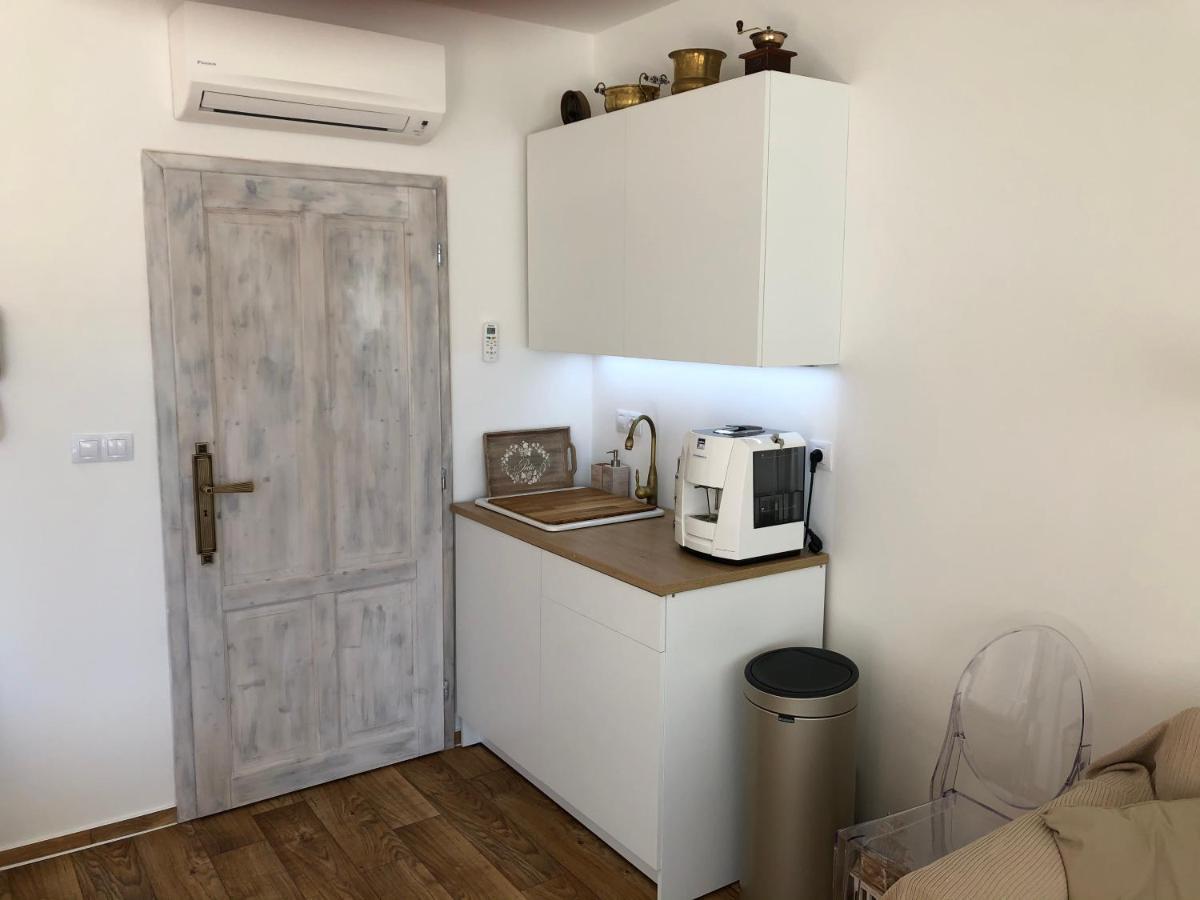Poetic Apartment Микулов Екстериор снимка
